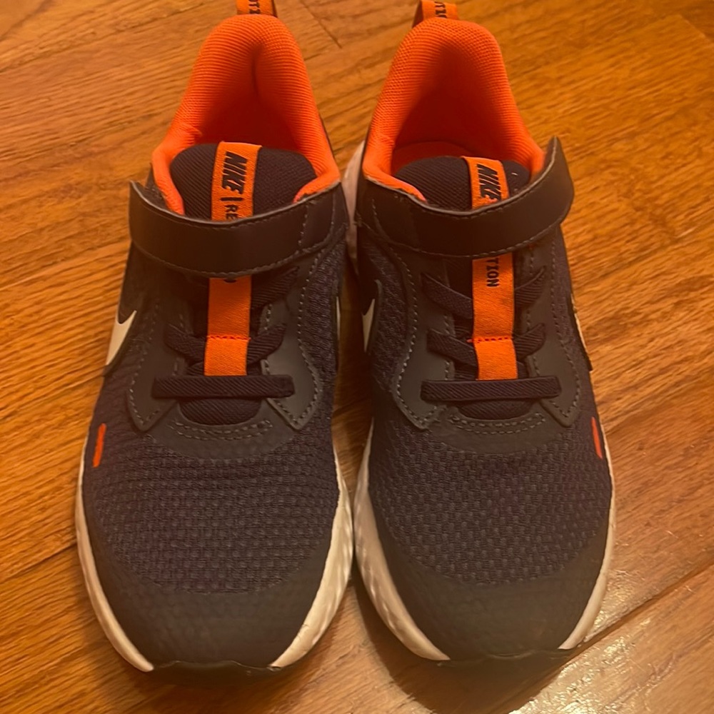 Little kids Nike revolution sneakers